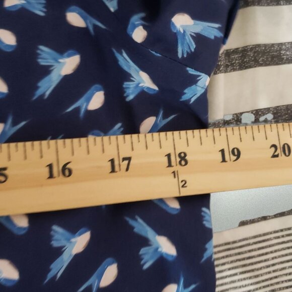 Lands End Button-Down Shirt Blue Supima & White Bird Print Long Sleeve 6Petite - Picture 6 of 9